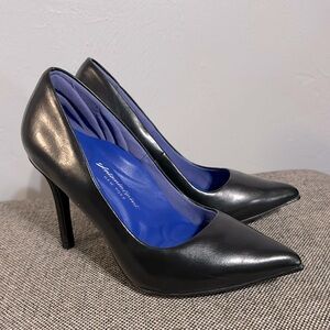 NWOT Antonia Saint Classic Black Leather High Heels, size 5A